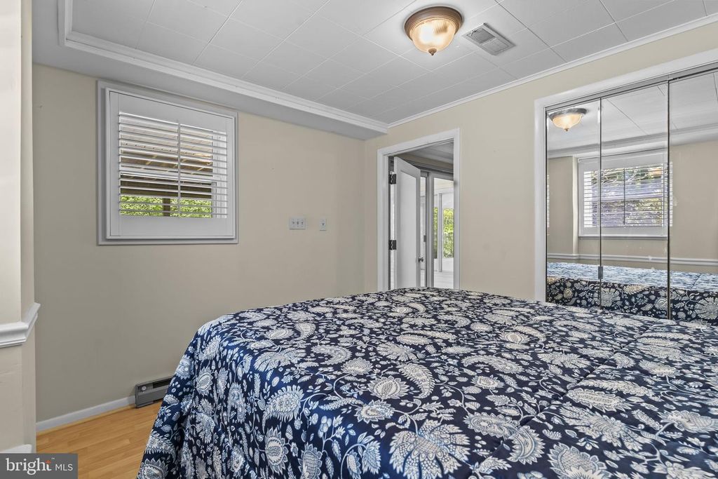 Image 37 of property listing at 5470 HUNTINGTOWN RD, Huntingtown, MD 20639