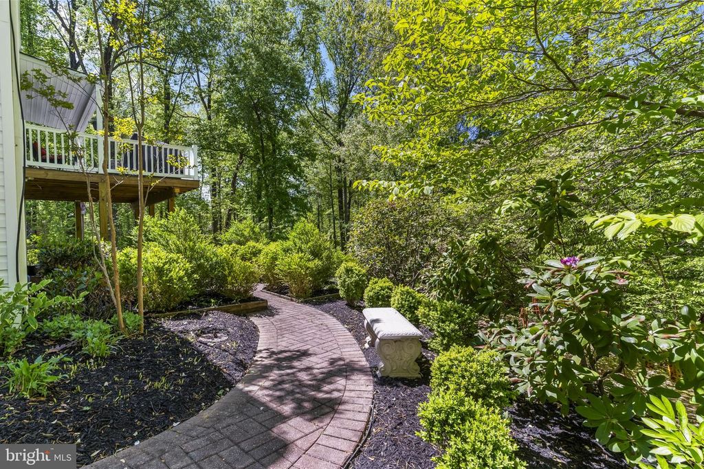 Image 41 of property listing at 5470 HUNTINGTOWN RD, Huntingtown, MD 20639