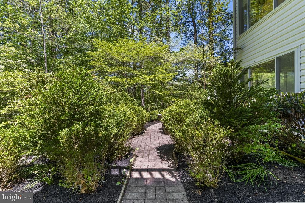 Image 42 of property listing at 5470 HUNTINGTOWN RD, Huntingtown, MD 20639