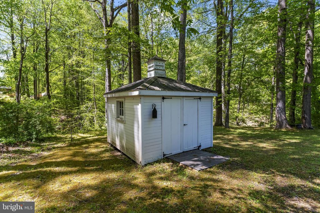 Image 46 of property listing at 5470 HUNTINGTOWN RD, Huntingtown, MD 20639