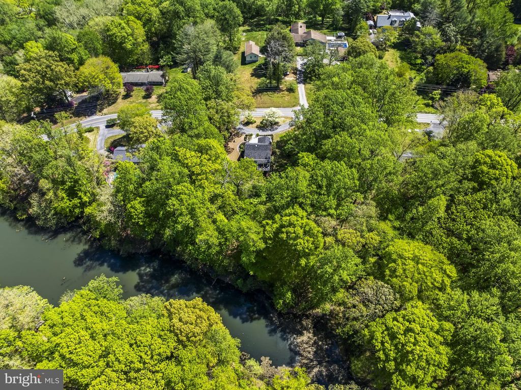 Image 51 of property listing at 5470 HUNTINGTOWN RD, Huntingtown, MD 20639