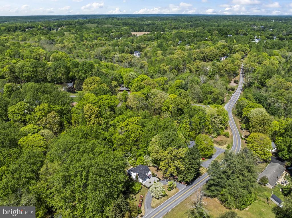Image 53 of property listing at 5470 HUNTINGTOWN RD, Huntingtown, MD 20639