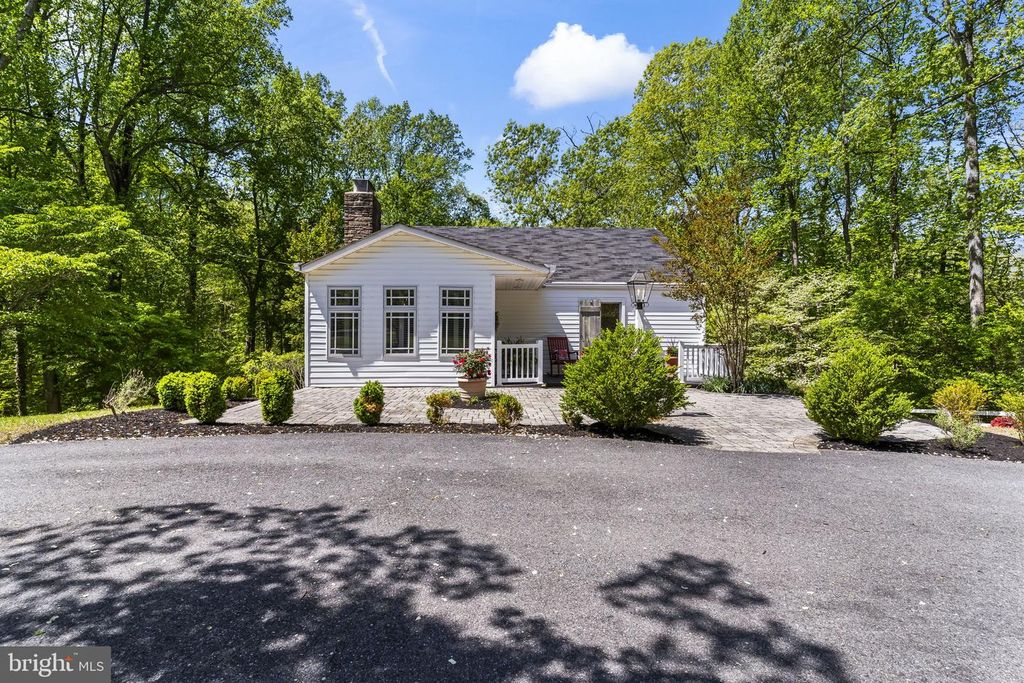 Image 60 of property listing at 5470 HUNTINGTOWN RD, Huntingtown, MD 20639