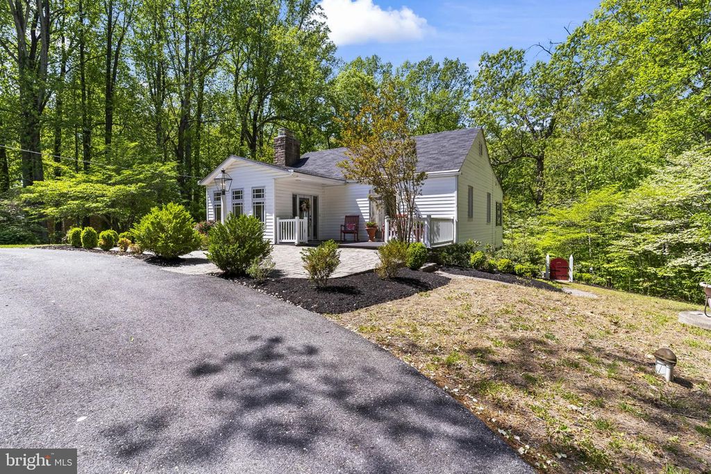 Image 61 of property listing at 5470 HUNTINGTOWN RD, Huntingtown, MD 20639