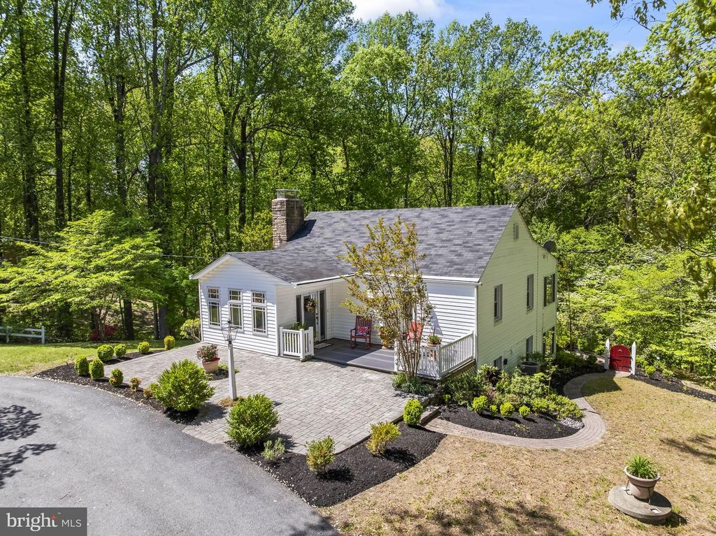Image 63 of property listing at 5470 HUNTINGTOWN RD, Huntingtown, MD 20639
