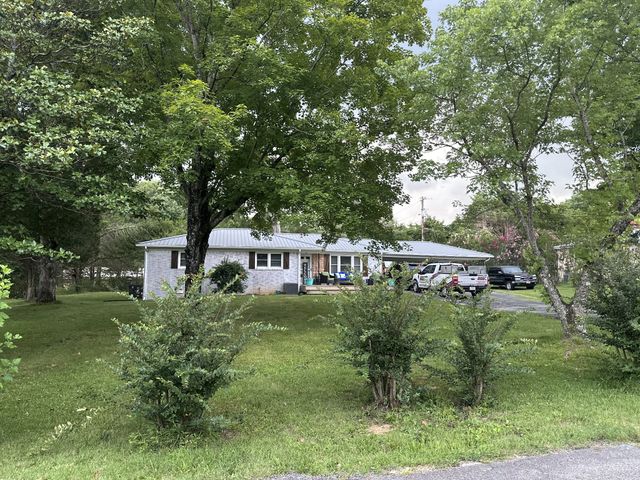 1037 Highway 100, Centerville, TN 37033