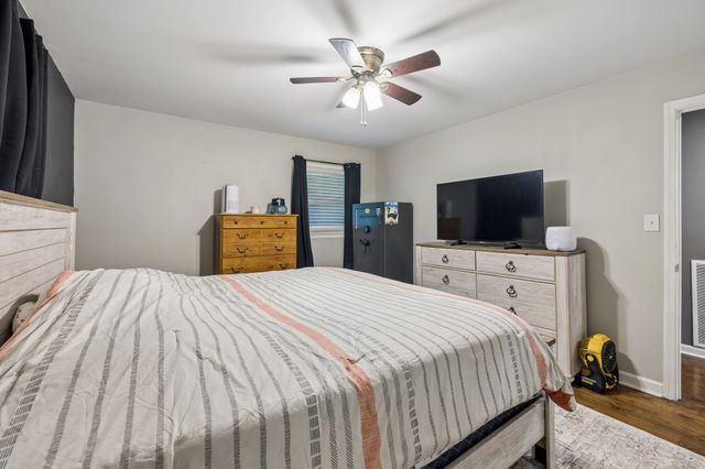 1037 Highway 100, Centerville, TN 37033