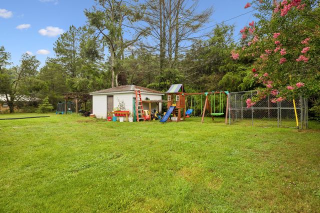1037 Highway 100, Centerville, TN 37033