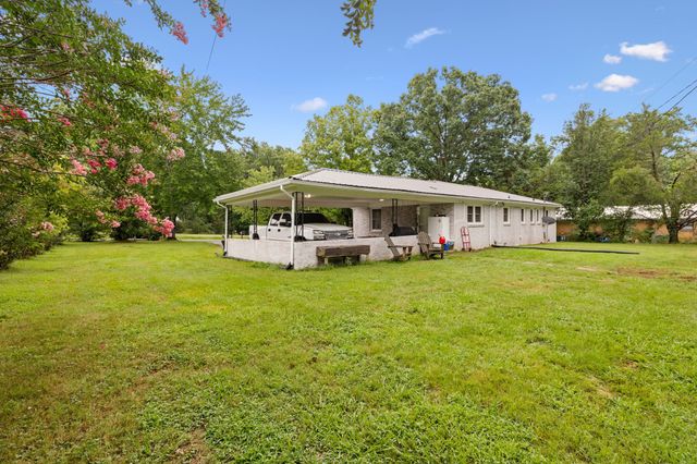 1037 Highway 100, Centerville, TN 37033