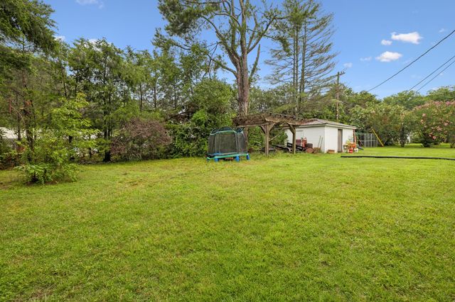 1037 Highway 100, Centerville, TN 37033