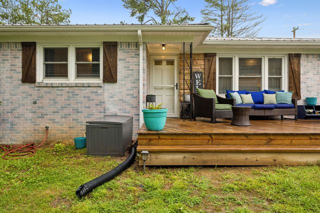 1037 Highway 100, Centerville, TN 37033