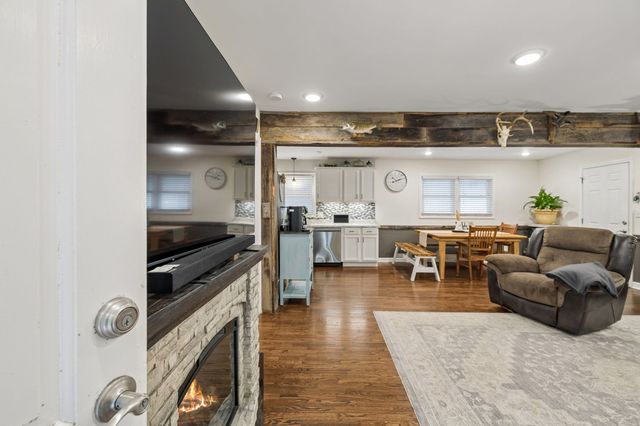 1037 Highway 100, Centerville, TN 37033