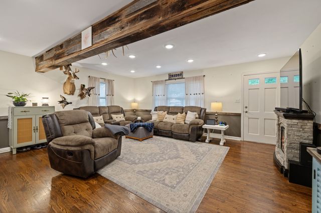 1037 Highway 100, Centerville, TN 37033