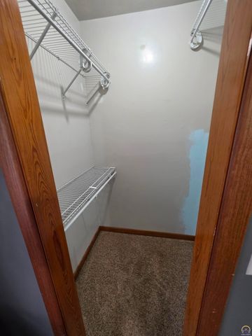 5820 NE Indian Creek RD, Topeka, KS 66617