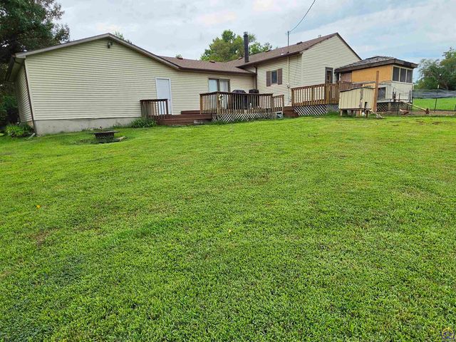 5820 NE Indian Creek RD, Topeka, KS 66617