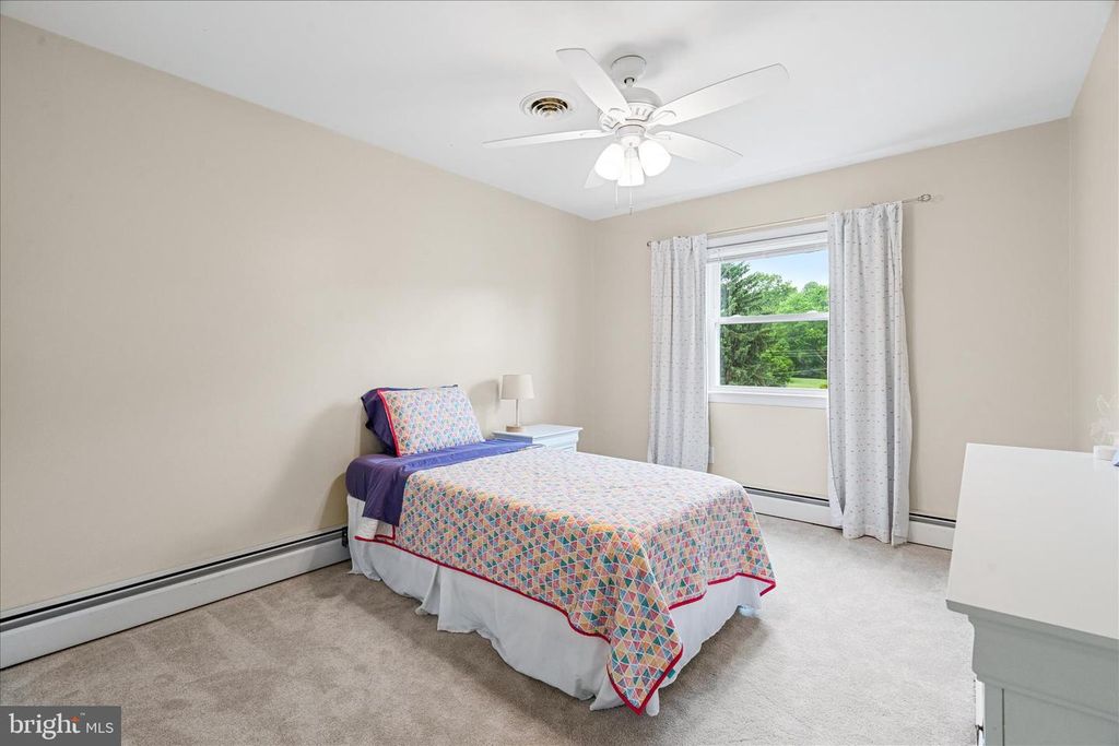 Image 14 of property listing at 26508 AIKEN DR, Clarksburg, MD 20871