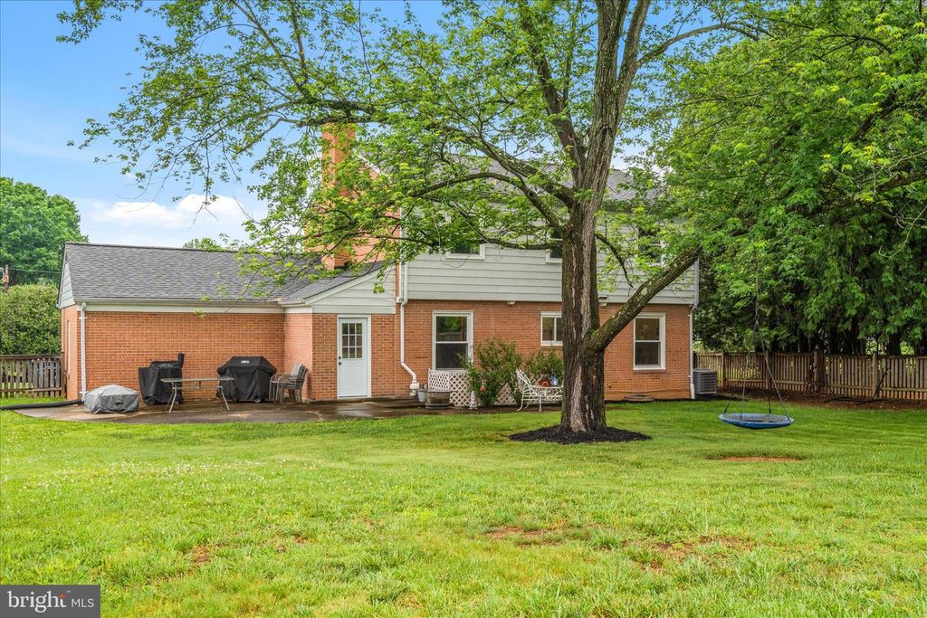 Image 22 of property listing at 26508 AIKEN DR, Clarksburg, MD 20871