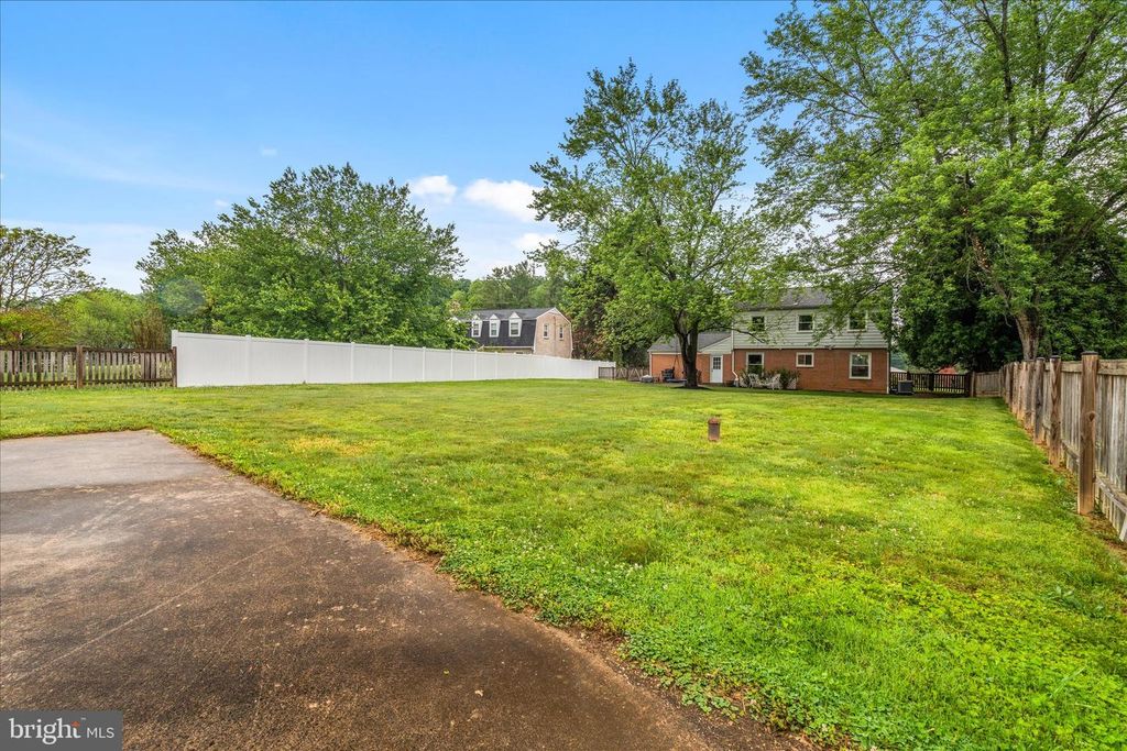 Image 28 of property listing at 26508 AIKEN DR, Clarksburg, MD 20871