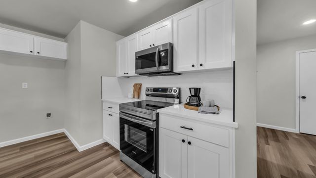 404 Nathan Street, Burleson, TX 76028