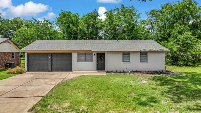 404 Nathan Street, Burleson, TX 76028