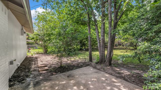 404 Nathan Street, Burleson, TX 76028