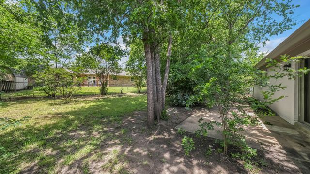 404 Nathan Street, Burleson, TX 76028