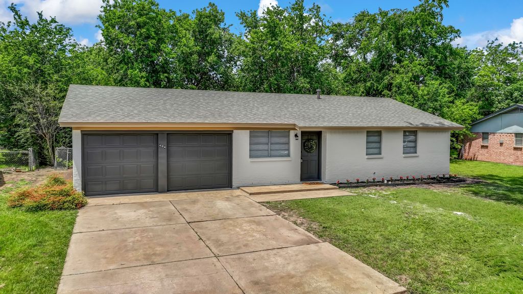 404 Nathan Street, Burleson, TX 76028