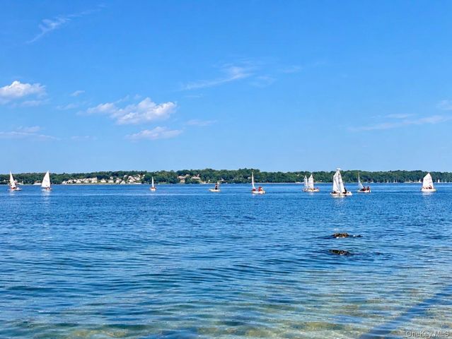 21 Marwood Road N Right Side, Port Washington, NY 11050