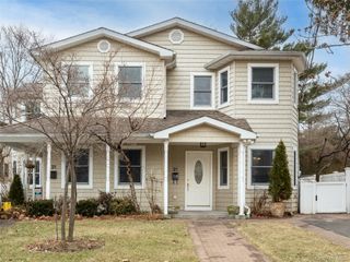 21 Marwood Road N Right Side, Port Washington, NY 11050