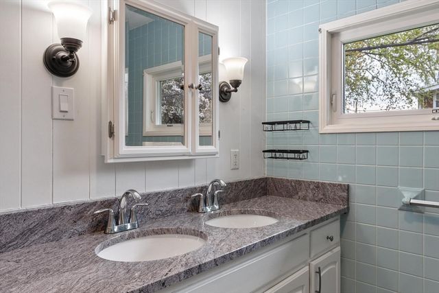 20 Greystone Ave 20, Haverhill, MA 01835
