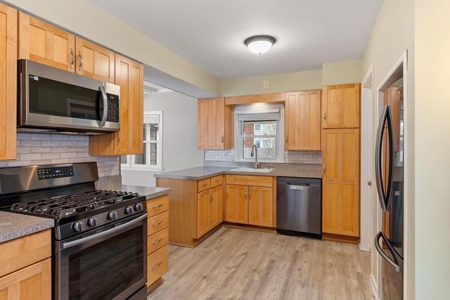 20 Greystone Ave 20, Haverhill, MA 01835