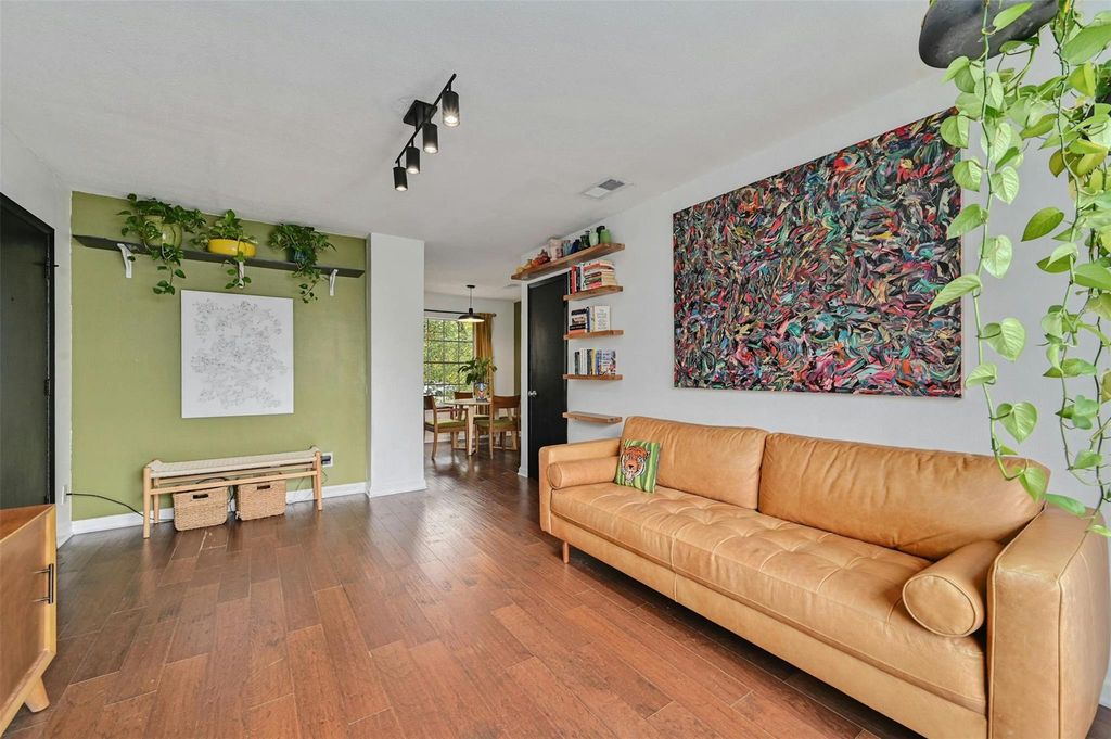 3902 Peterson Ave 203, Austin, TX 78756