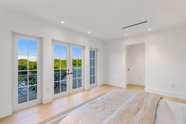 2219 Ibis Isle Road E, Palm Beach, FL 33480