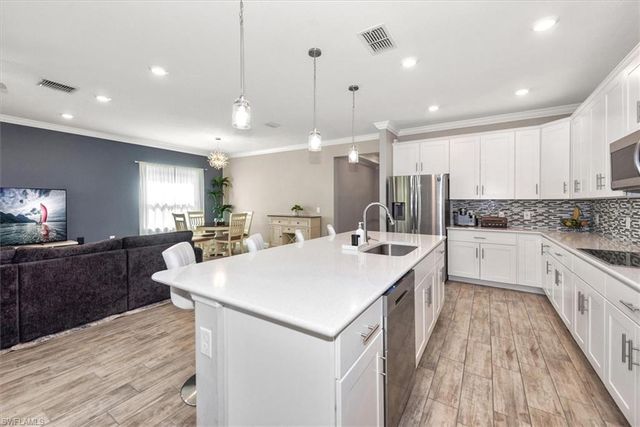 8753 Cascade Price CIR, North Fort Myers, FL 33917