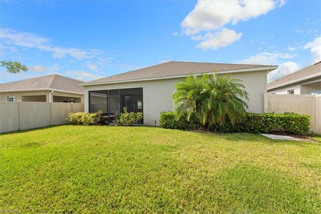 8753 Cascade Price CIR, North Fort Myers, FL 33917