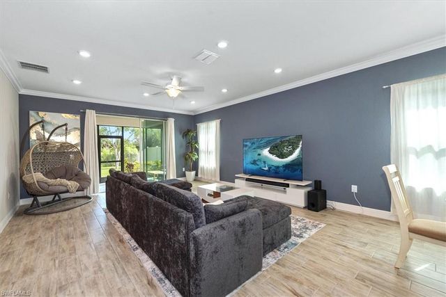 8753 Cascade Price CIR, North Fort Myers, FL 33917