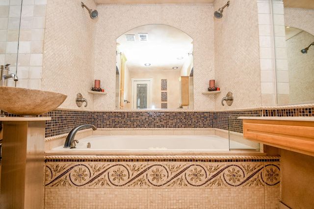 1938 Augusta Drive, Houston, TX 77057