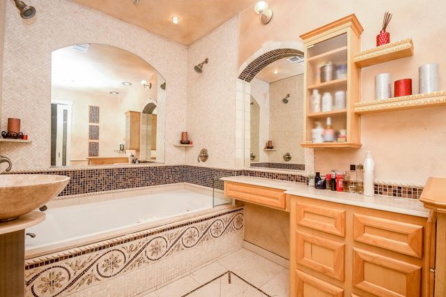 1938 Augusta Drive, Houston, TX 77057