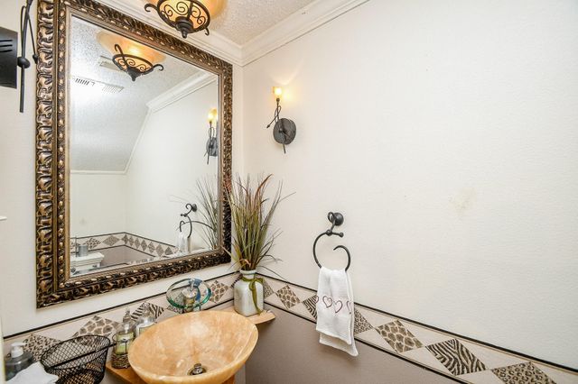 1938 Augusta Drive, Houston, TX 77057