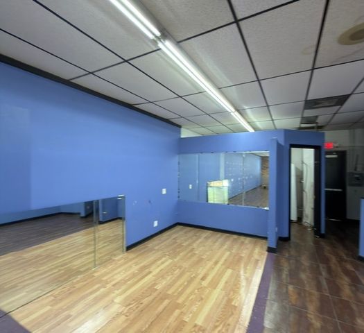 278 Glen Ellyn Road 278, Bloomingdale, IL 60108