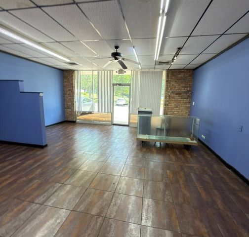 278 Glen Ellyn Road 278, Bloomingdale, IL 60108