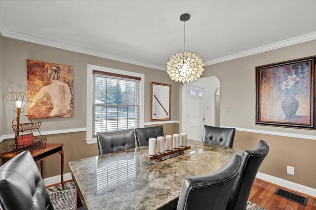 303 N Hubbards Lane, Louisville, KY 40207