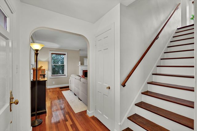 303 N Hubbards Lane, Louisville, KY 40207