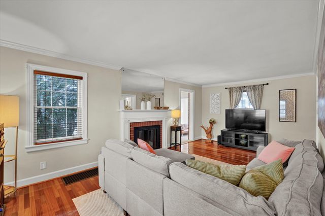 303 N Hubbards Lane, Louisville, KY 40207