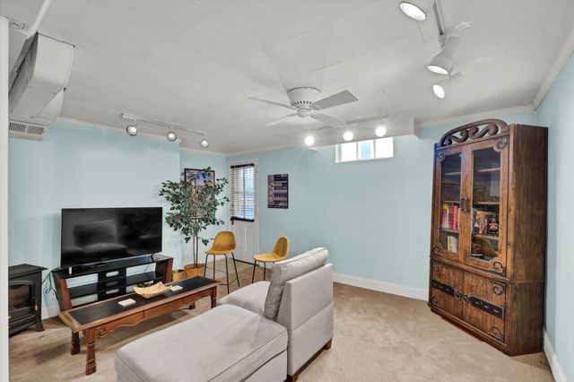 303 N Hubbards Lane, Louisville, KY 40207