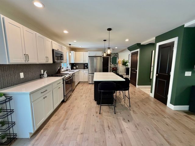 16 Stagecoach Road, Barrington, NH 03825