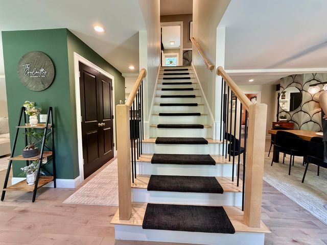 16 Stagecoach Road, Barrington, NH 03825