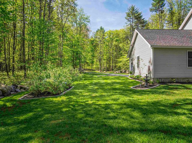 16 Stagecoach Road, Barrington, NH 03825