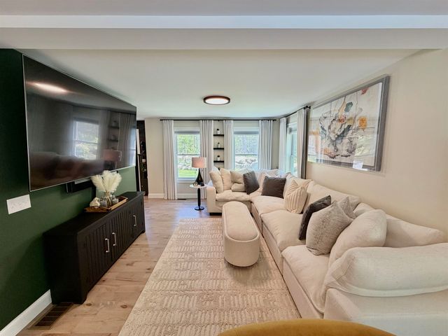 16 Stagecoach Road, Barrington, NH 03825