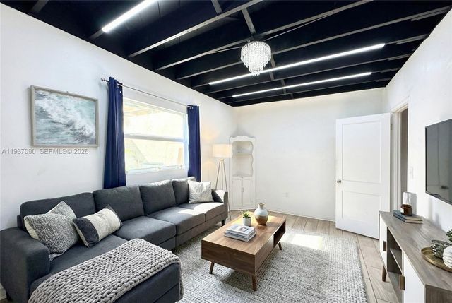 7820 Harding Ave, Miami Beach, FL 33141